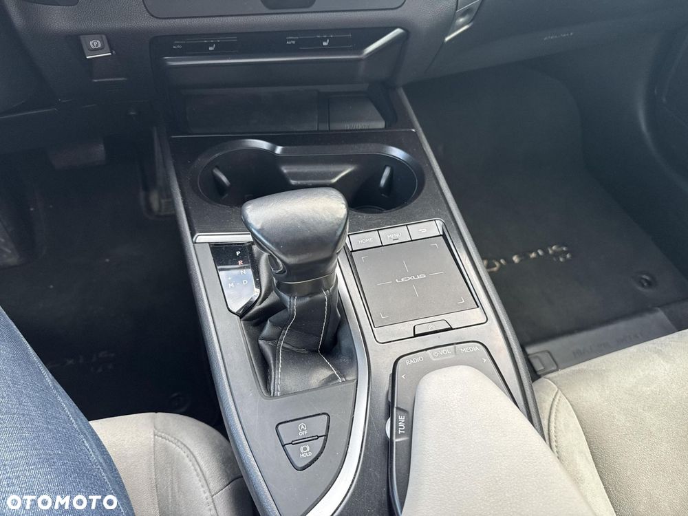 Lexus UX 200 Optimum 2WD - 18