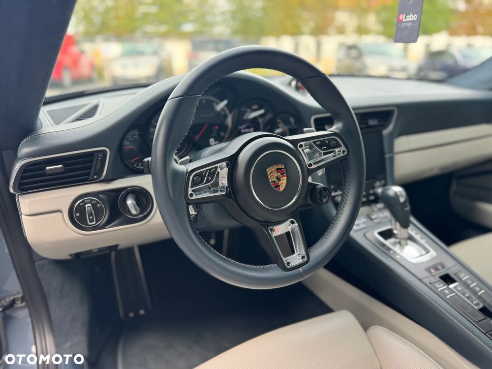 Porsche 911 Turbo S - 16