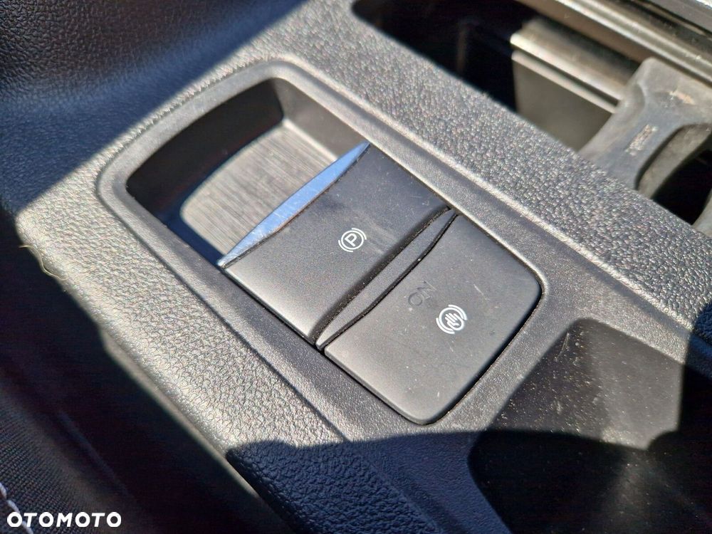 Ford Kuga - 39
