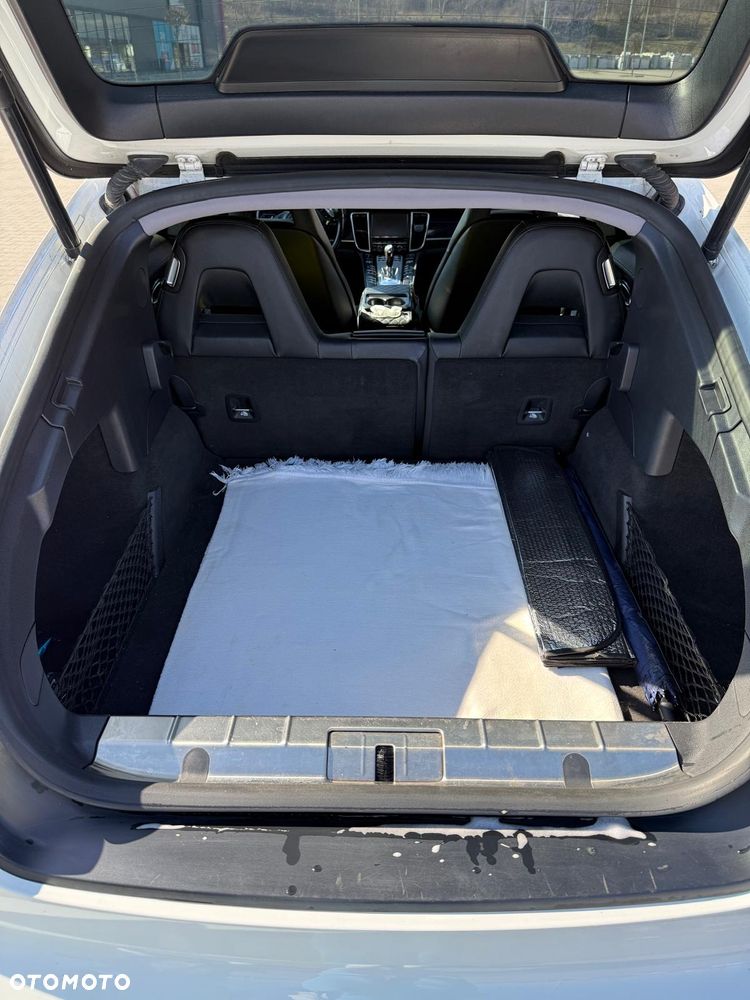 Porsche Panamera - 16