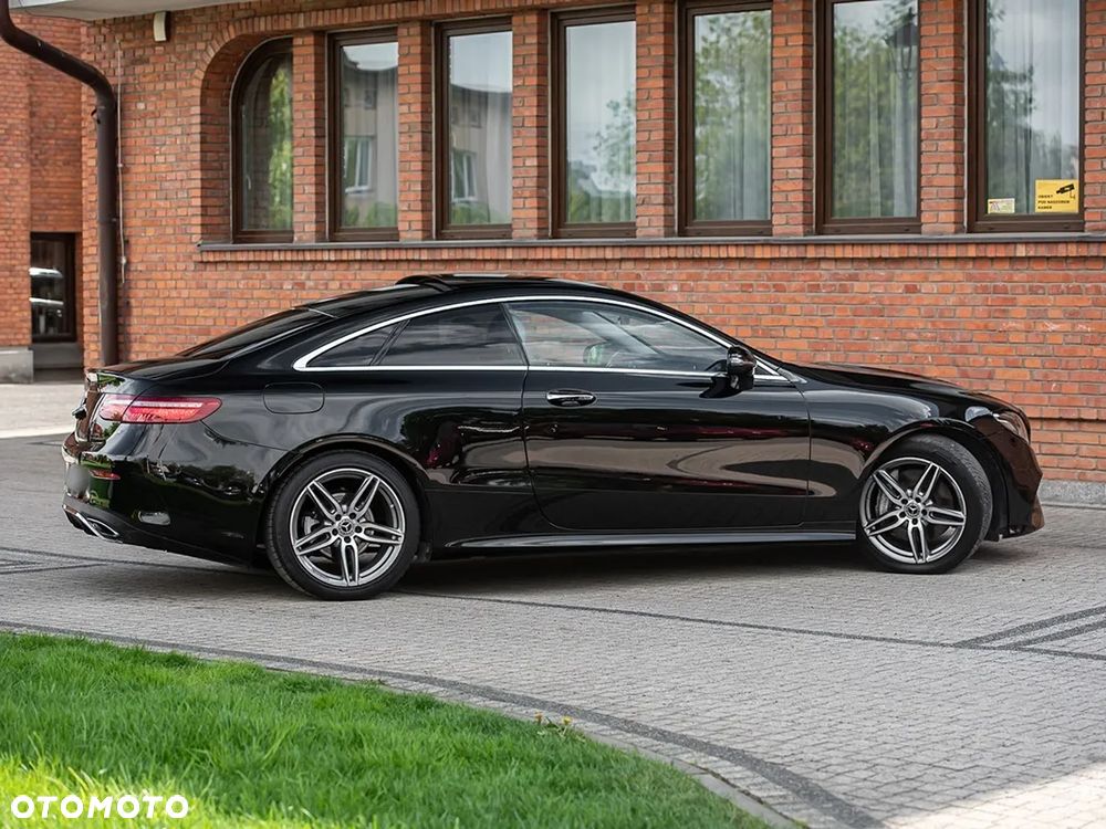 Mercedes-Benz Klasa E 300 9G-TRONIC AMG Line - 14