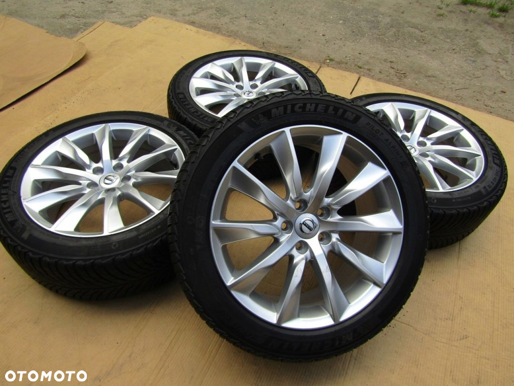 4x Felgi Koła 18 Volvo S40 V60 S90 V90 C30 S60 XC40 XC60  Opony 245/45 18 - 9