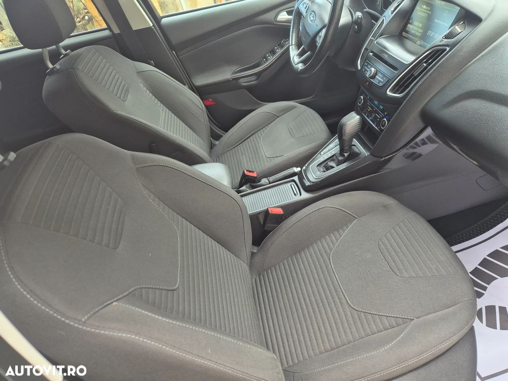 Ford Focus 2.0 TDCI Powershift Titanium - 10