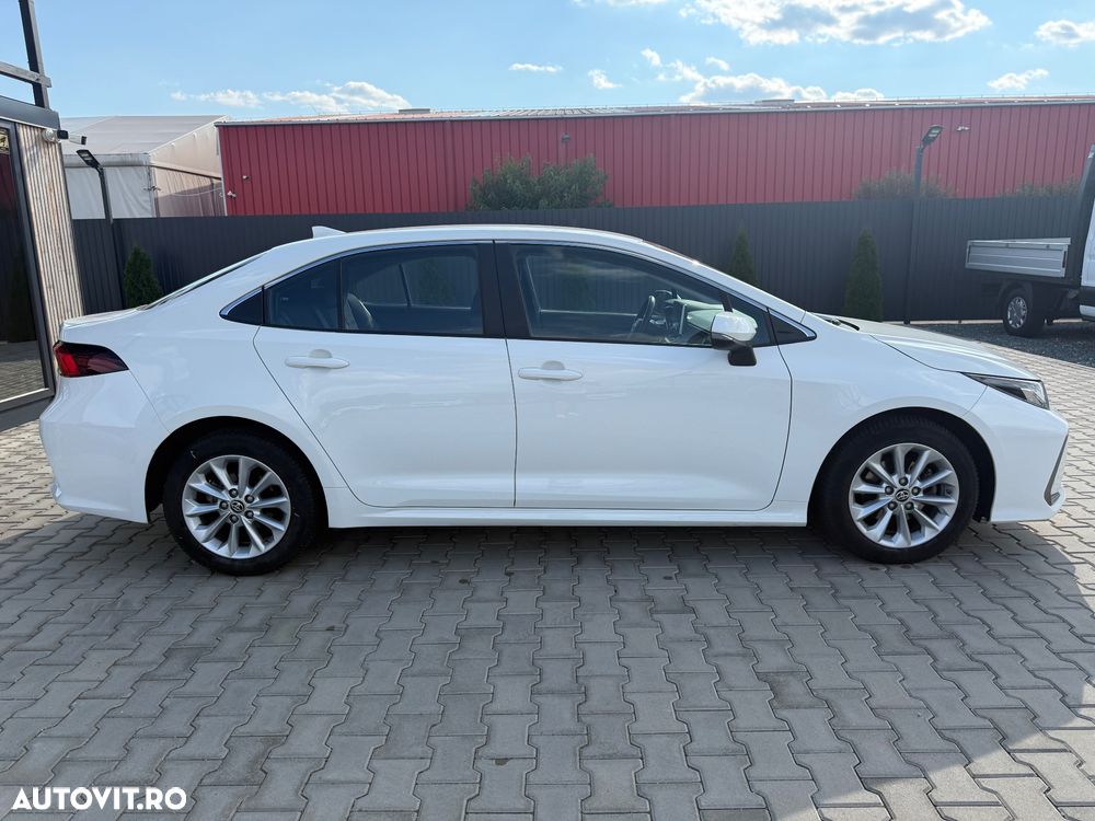 Toyota Corolla 1.8 Business Edition - 9