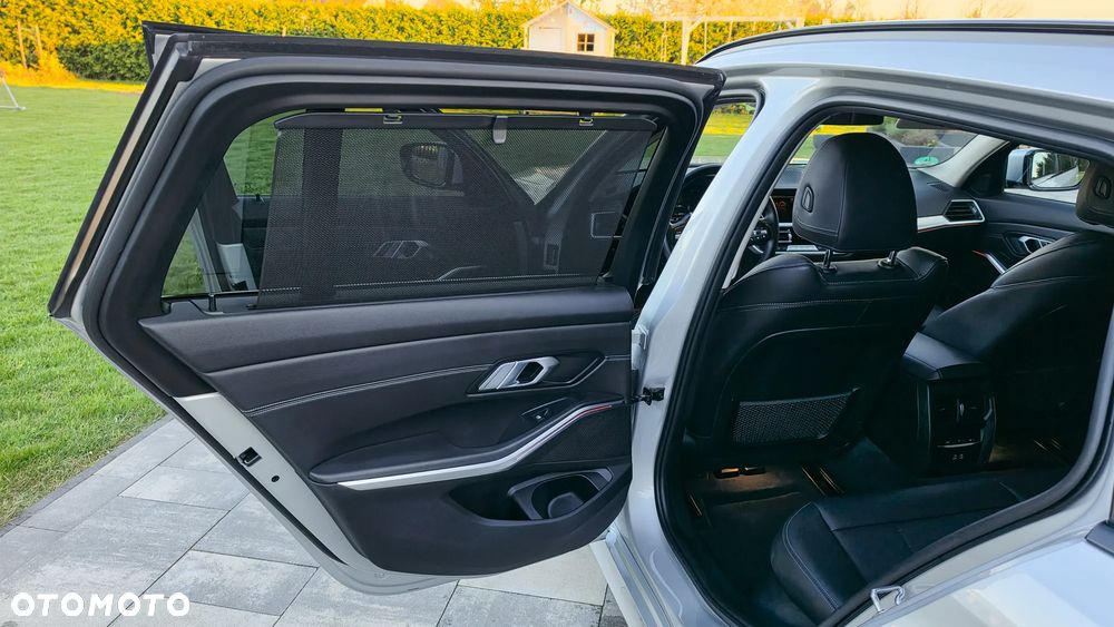BMW Seria 3 318d Edition M Sport Shadow - 11