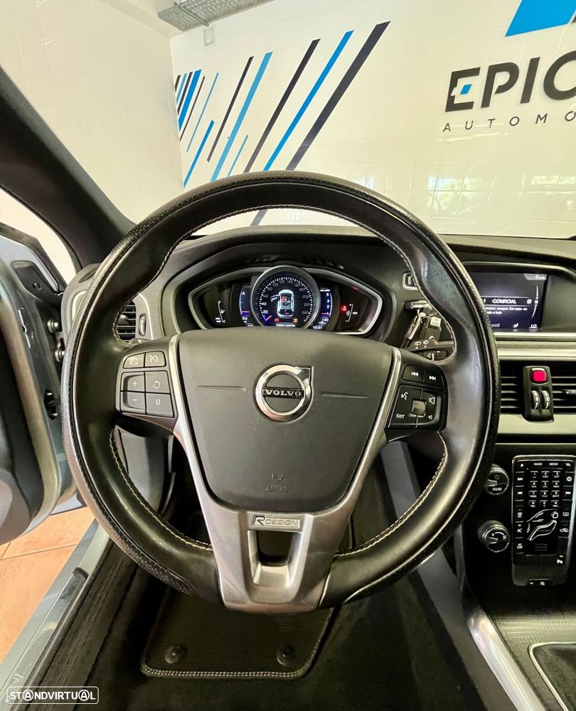 Volvo V40 2.0 D2 R-Design Momentum - 32