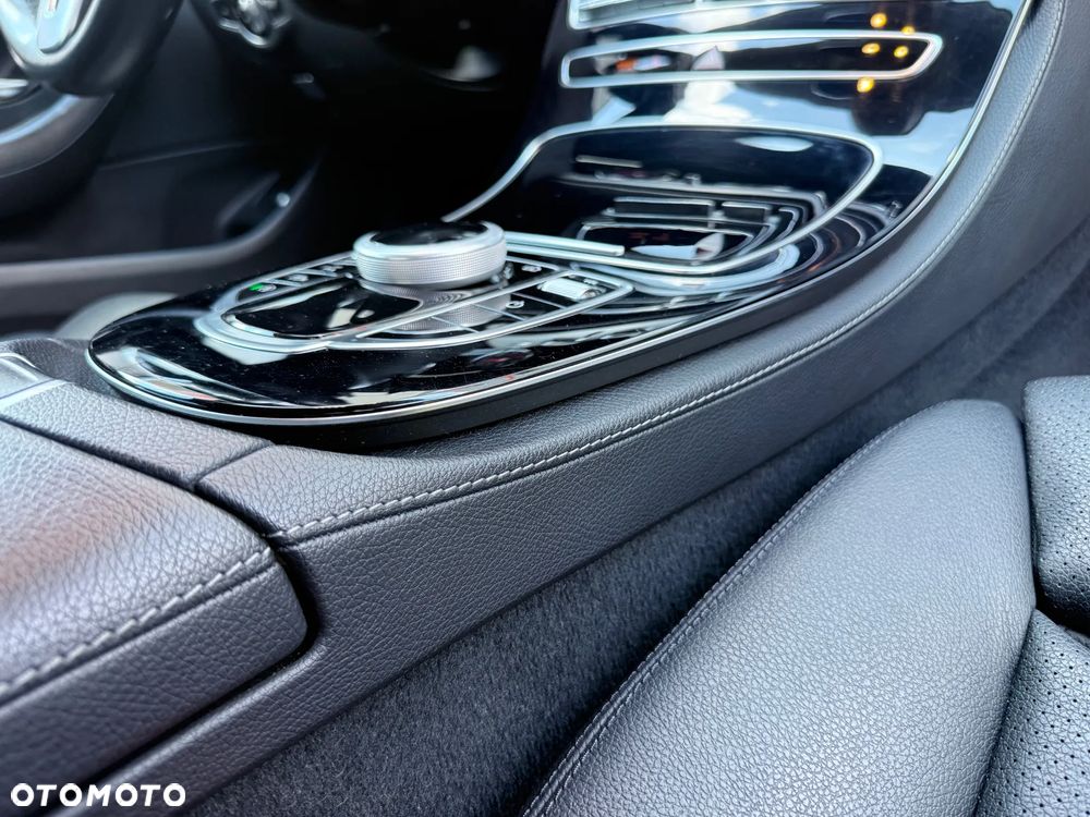 Mercedes-Benz Klasa E 200 d 9G-TRONIC AMG Line - 22