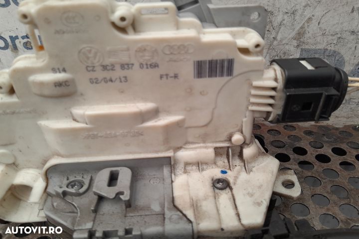 Broasca usa fata dreapta 3C2837016A Volkswagen VW Passat B7 [2010 - 2 - 3