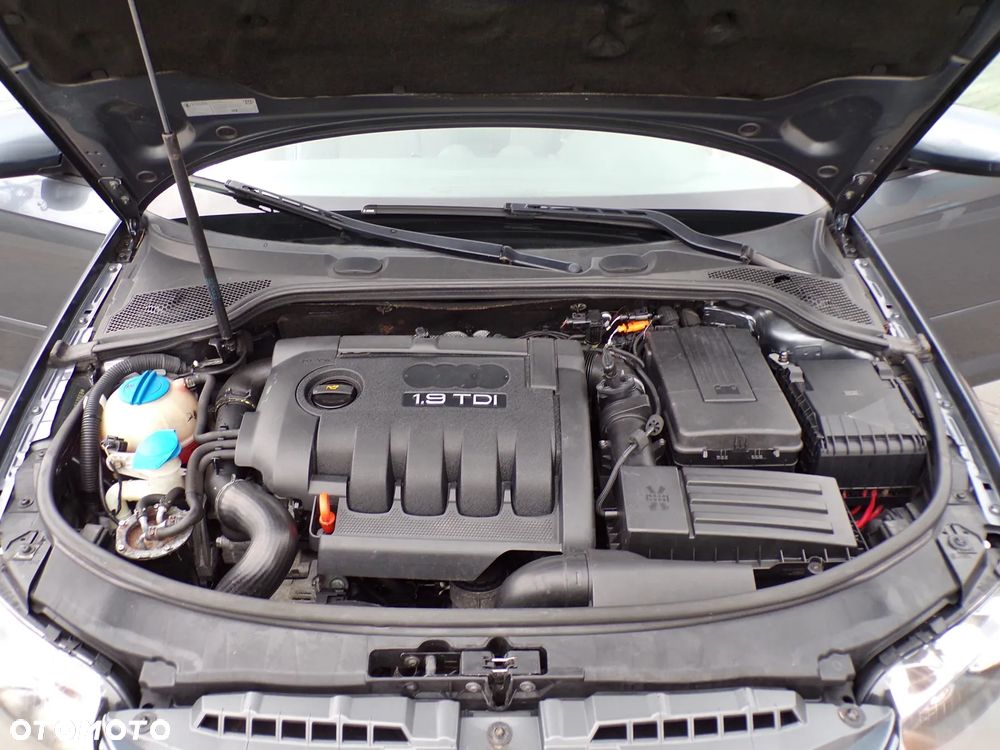 Audi A3 Sportback 1.9 TDI S line Sportpaket plus - 25