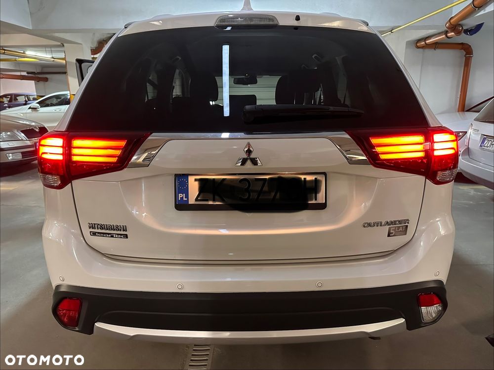Mitsubishi Outlander 2.0 Instyle + 4WD CVT - 7