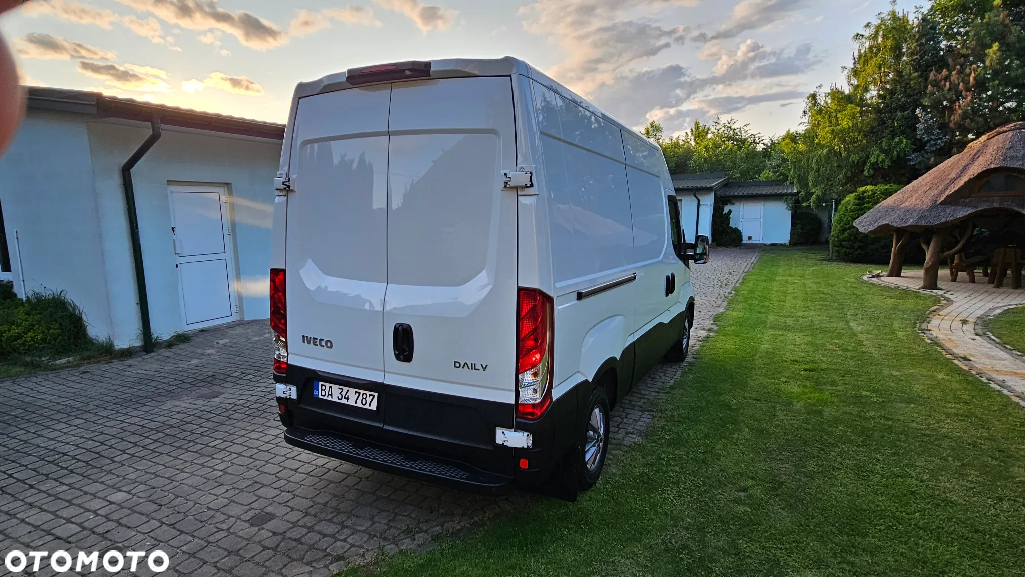 Iveco Daily 35S17 3,0D HI-MATIC - 7