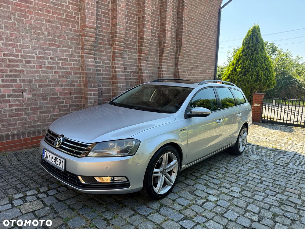 Volkswagen Passat - 1