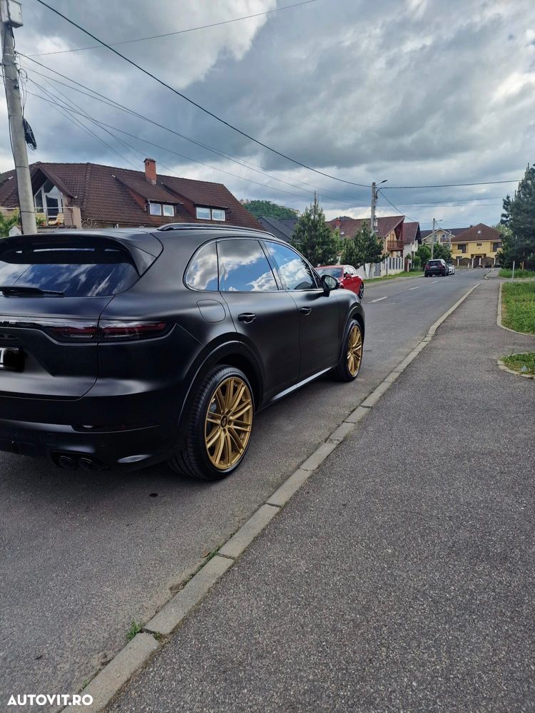 Porsche Cayenne - 8