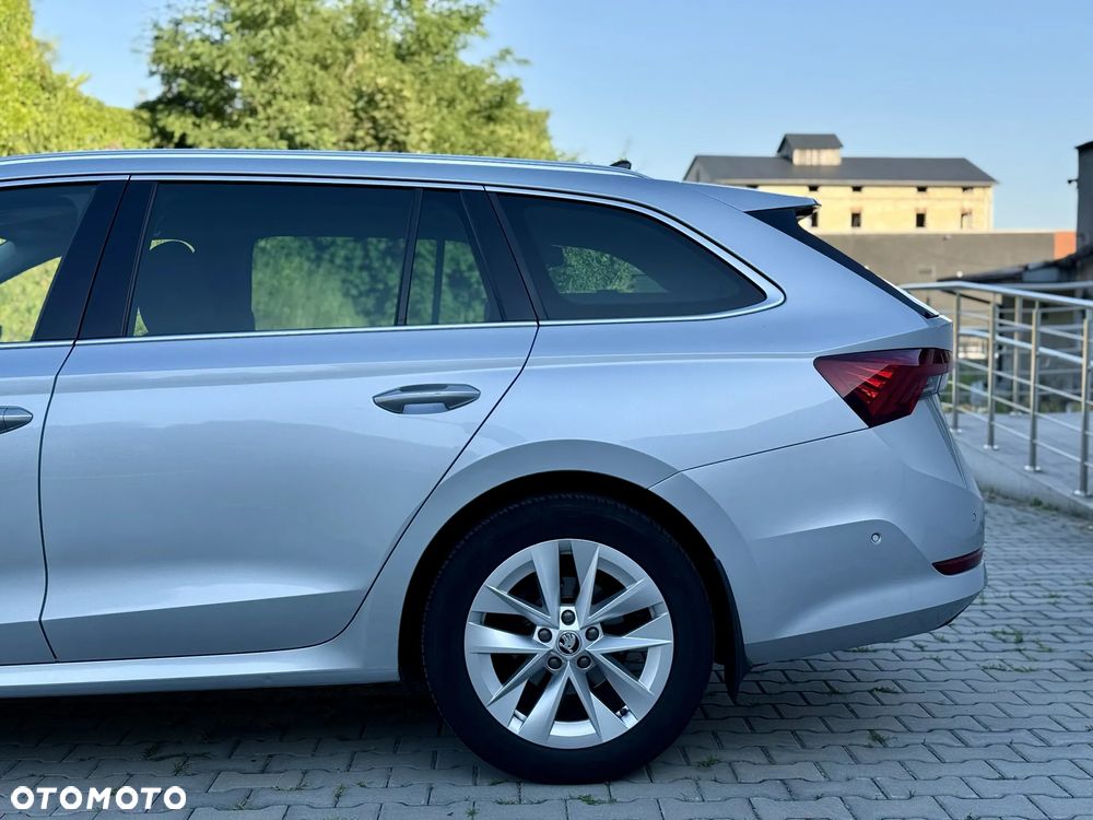 Skoda Octavia 2.0 TDI Sportline DSG - 25