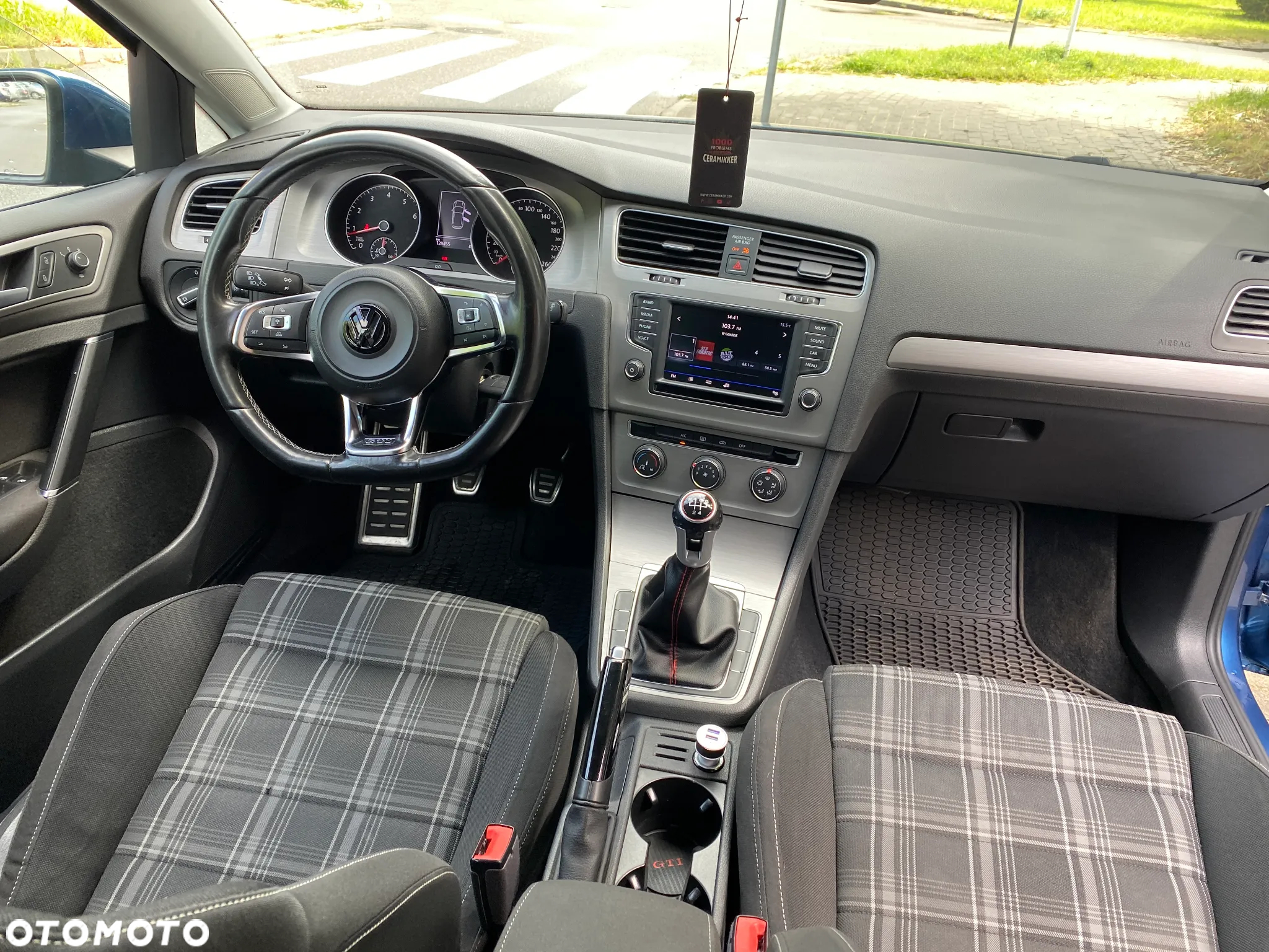 Volkswagen Golf - 6