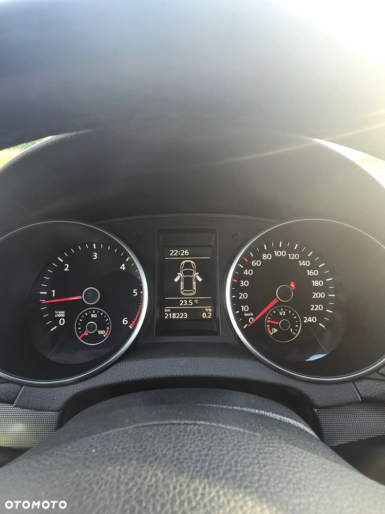 Volkswagen Golf 2.0 TDI DPF Style - 13