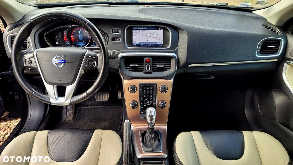 Volvo V40 D3 Geartronic Summum - 15