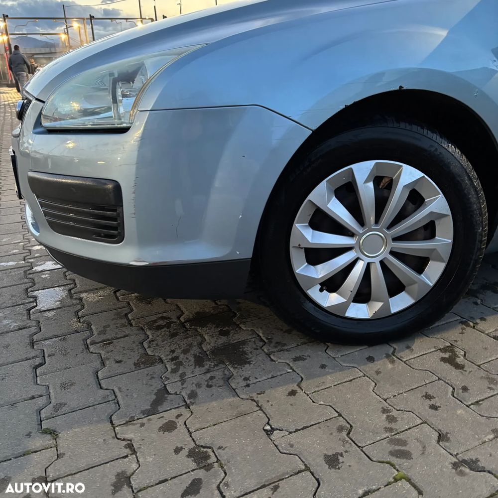 Ford Focus 1.6i 16V - 20