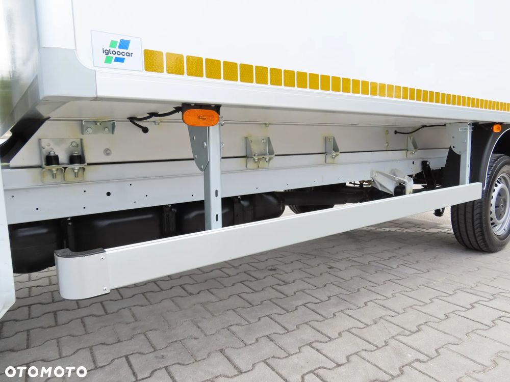 Mercedes-Benz Sprinter 317 CDI 170 KM Chłodnia -32 st.C 8.E.Palet IGLOOCAR 4230 mm Boczne Drzwi, Agregat Thermo King V200 MAX, Rozstaw Osi 4325 mm, Ładowność 910 Kg, GWARANCJA FABRYCZNA,  Stan Wizualny I Techniczny NOWY Tak Jak Z Taśmy Produkcyjnej Gotowy Dostępny OKAZJA POLECAM - 18