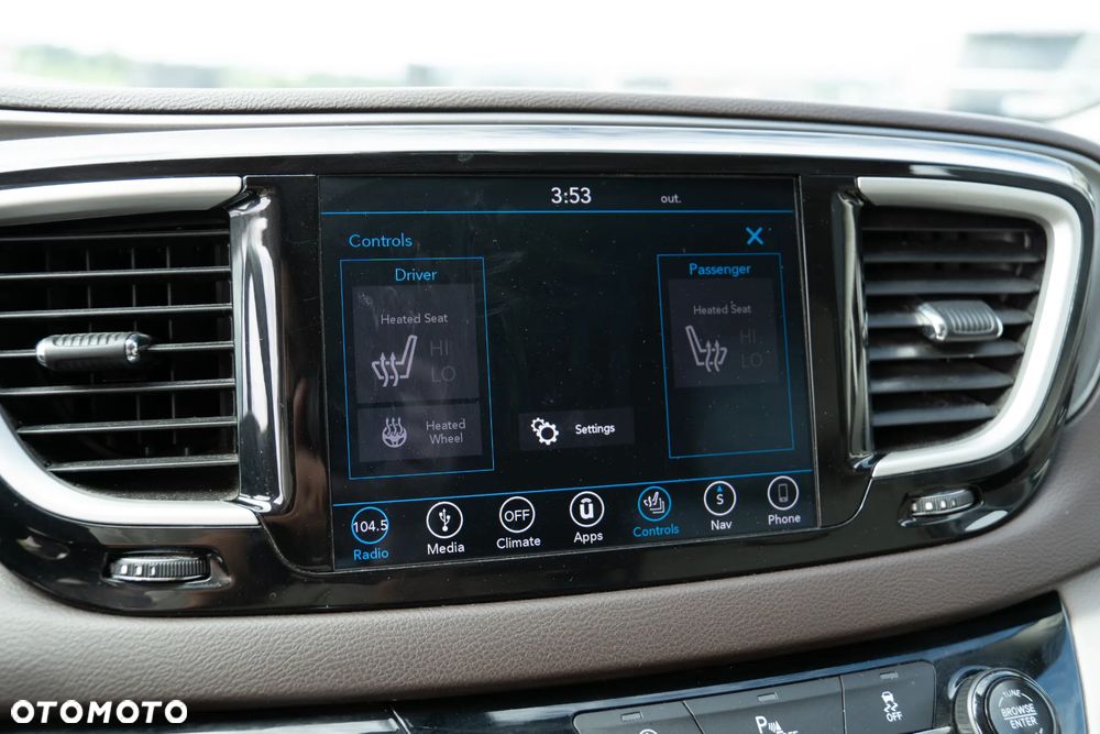 Chrysler Pacifica - 16