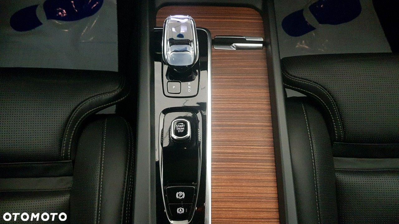 Volvo XC 60 - 30