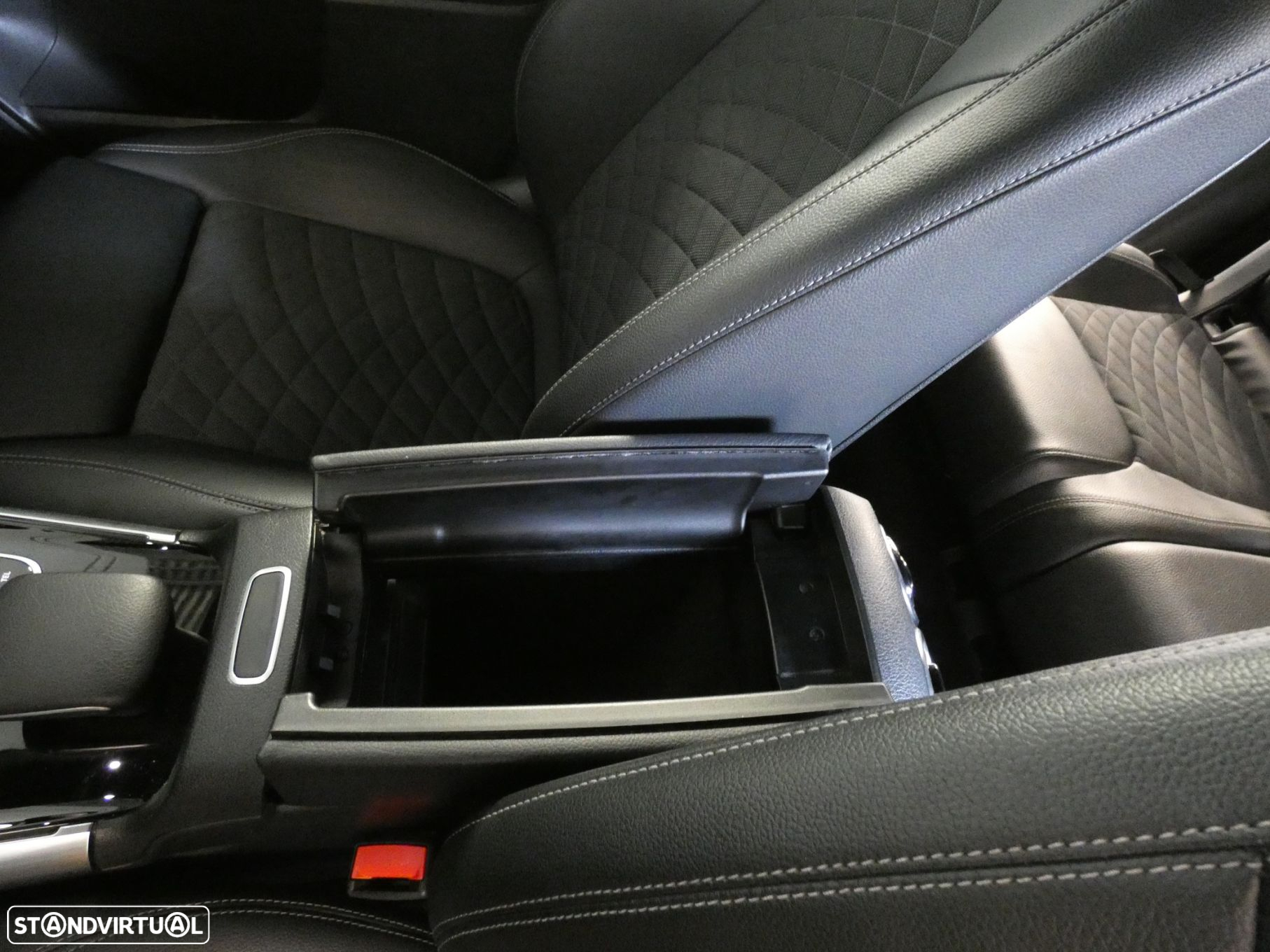 Mercedes-Benz GLB 180 d Progressive - 24