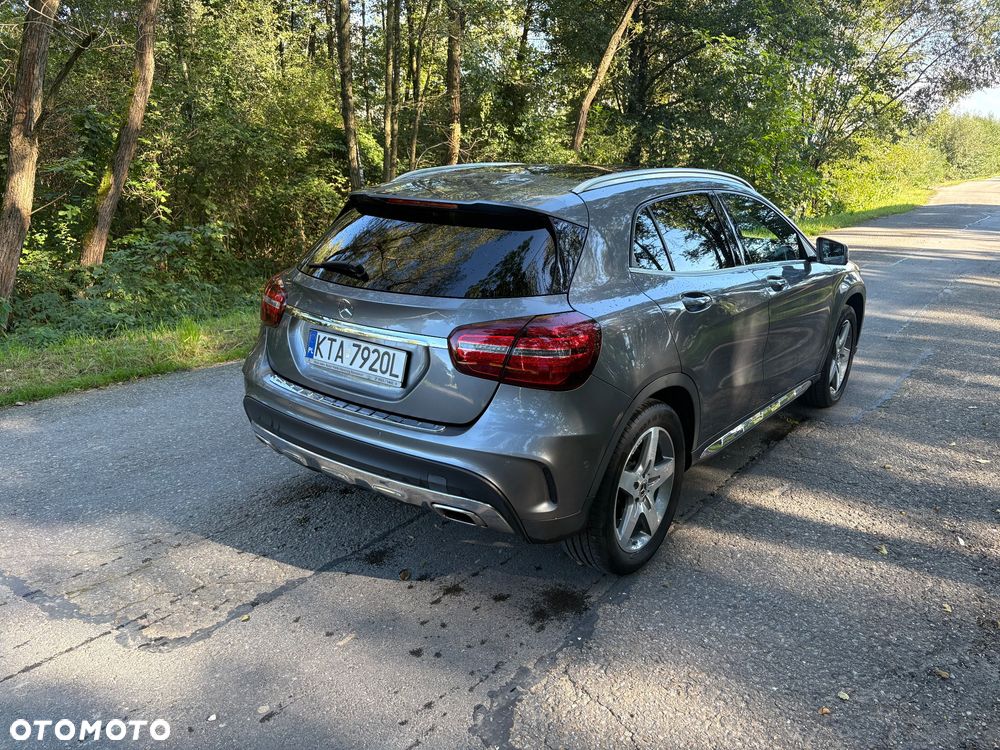 Mercedes-Benz GLA 180 7G-DCT AMG Line - 5