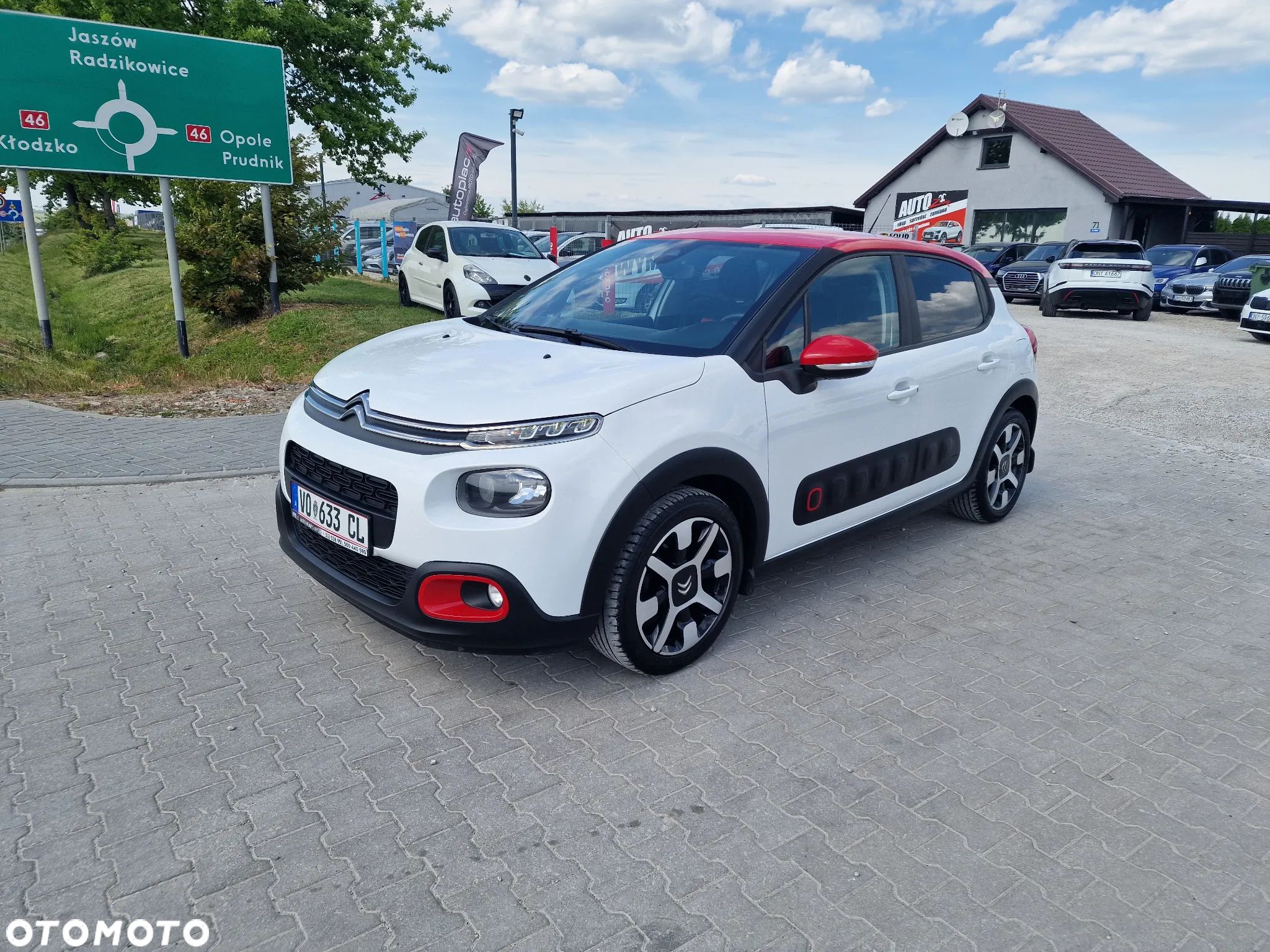 Citroën C3 1.2 PureTech Shine - 1