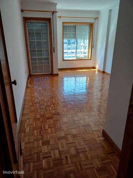 Alugo T1 - Vila Nova de Famalicão - Grande imagem: 2/9