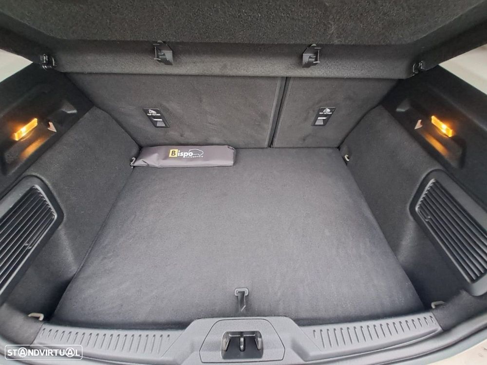 Ford Focus 1.0 EcoBoost S&S TITANIUM - 18