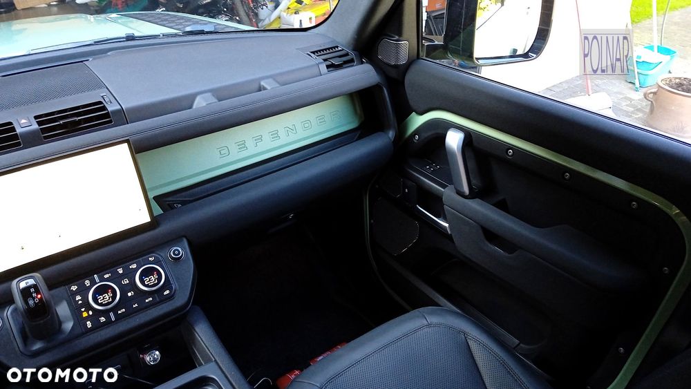 Land Rover Defender 3.0 P400 mHEV 75th Limited Edition - 9