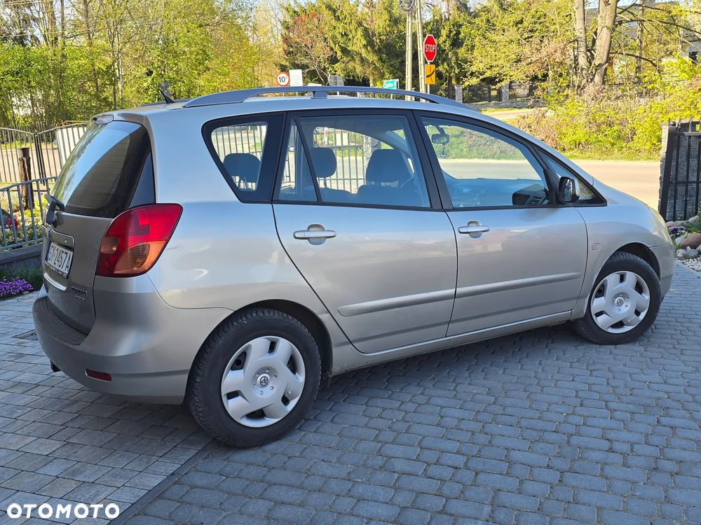 Toyota Corolla Verso 1.6 - 9