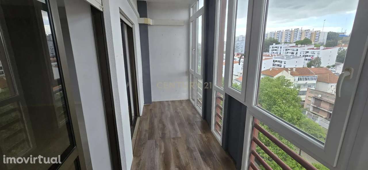 T4 para Arrendamento  com Vista Panorâmica em Almada - Grande imagem: 2/23