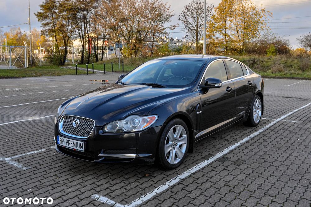 Jaguar XF 2.7 V6 D Luxury - 1