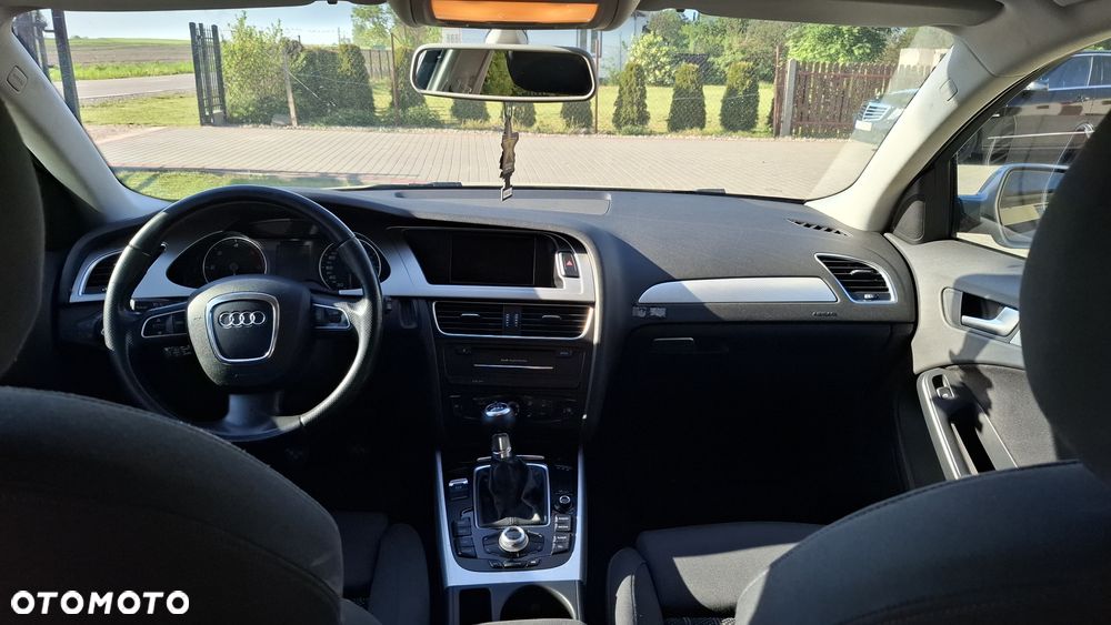 Audi A4 Avant 2.0 TDI - 10