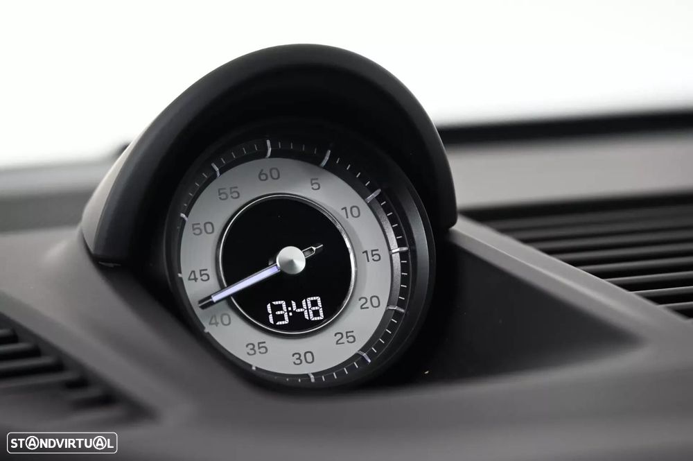 Porsche 911 (992) - 24