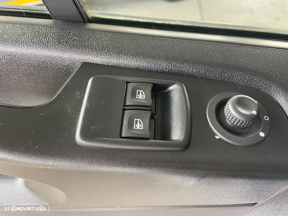 Renault Trafic 2.0 DCI Van L2 H2 - 17