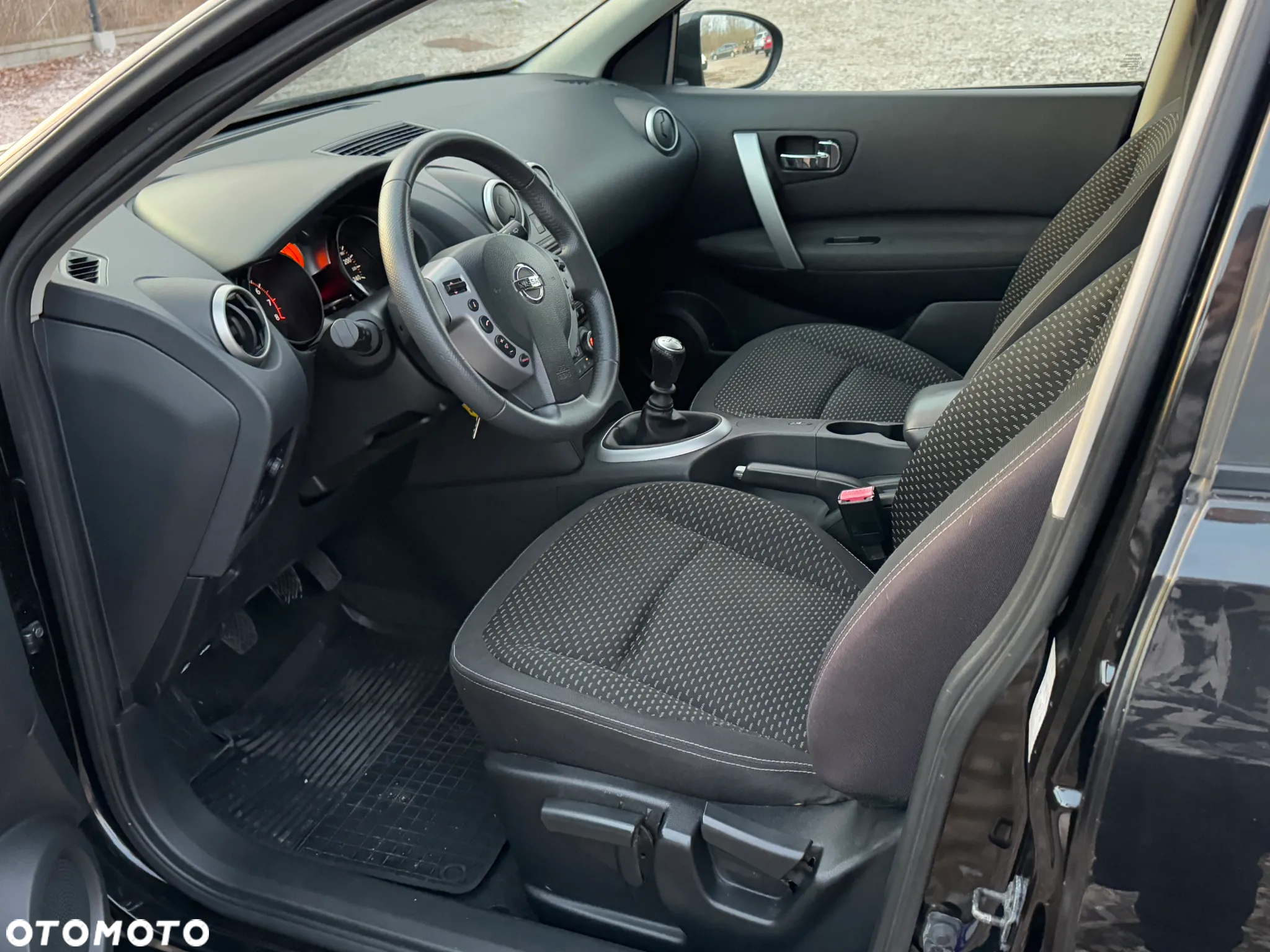 Nissan Qashqai 2.0 lounge - 8
