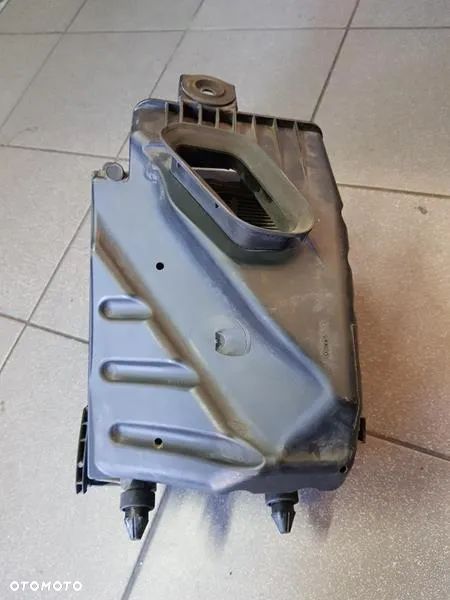 FILTR POWIETRZA OBUDOWA FILTRA AUDI A4 B7 3.2 FSI AUK - 4