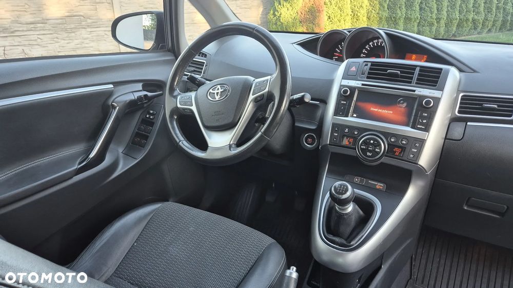 Toyota Verso 1.8 Prestige 7os - 5