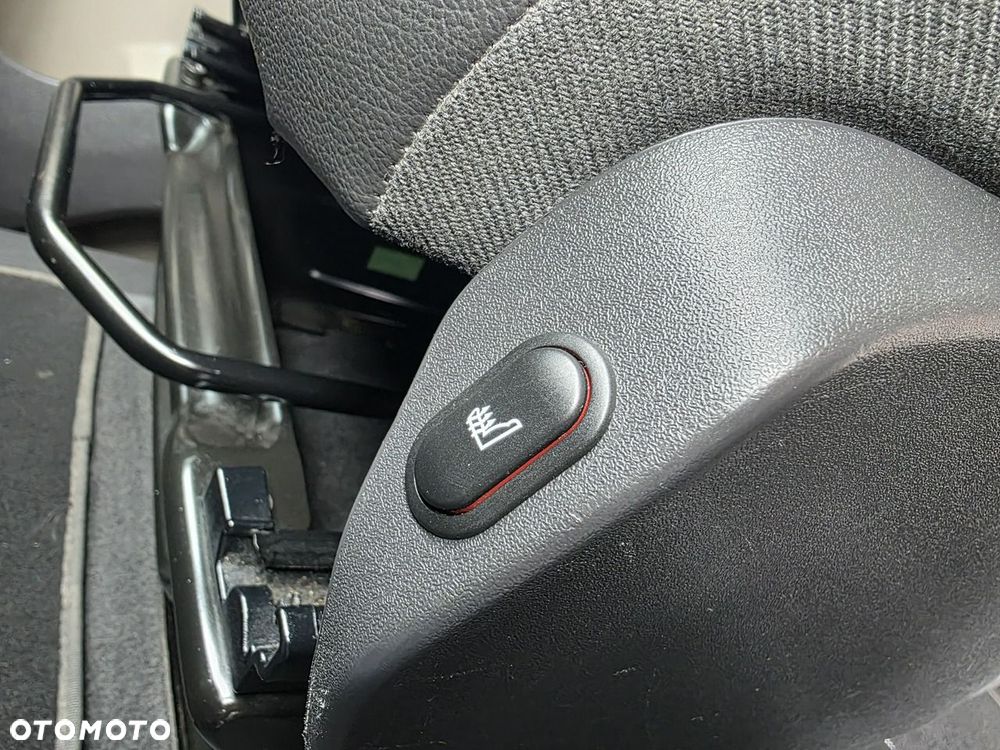 Ford Tourneo Custom - 13