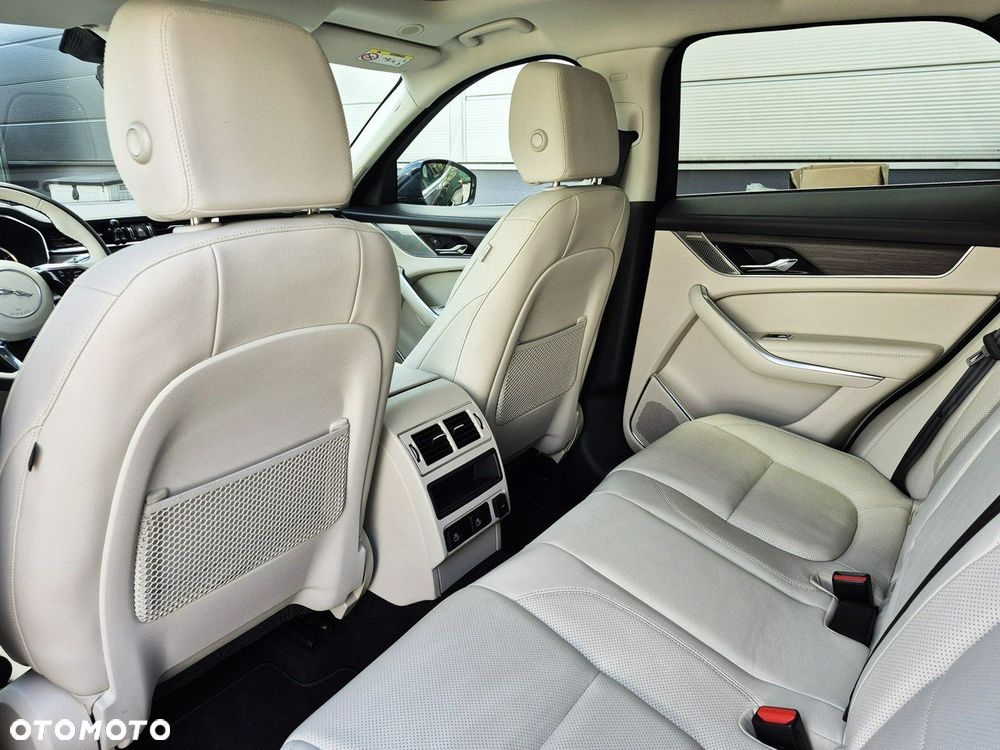 Jaguar F-Pace - 25