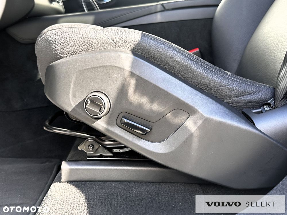Volvo XC 90 - 20