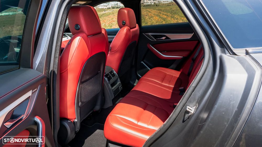 Jaguar F-Pace P400e AWD R-Dynamic HSE - 14