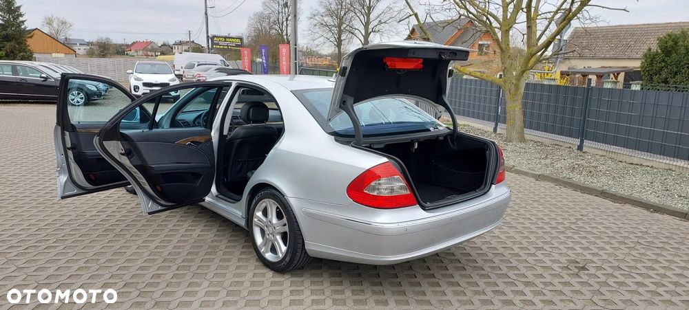 Mercedes-Benz Klasa E - 23