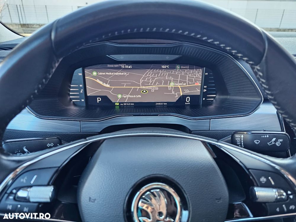 Skoda Superb 2.0 TDI DSG Sportline - 14