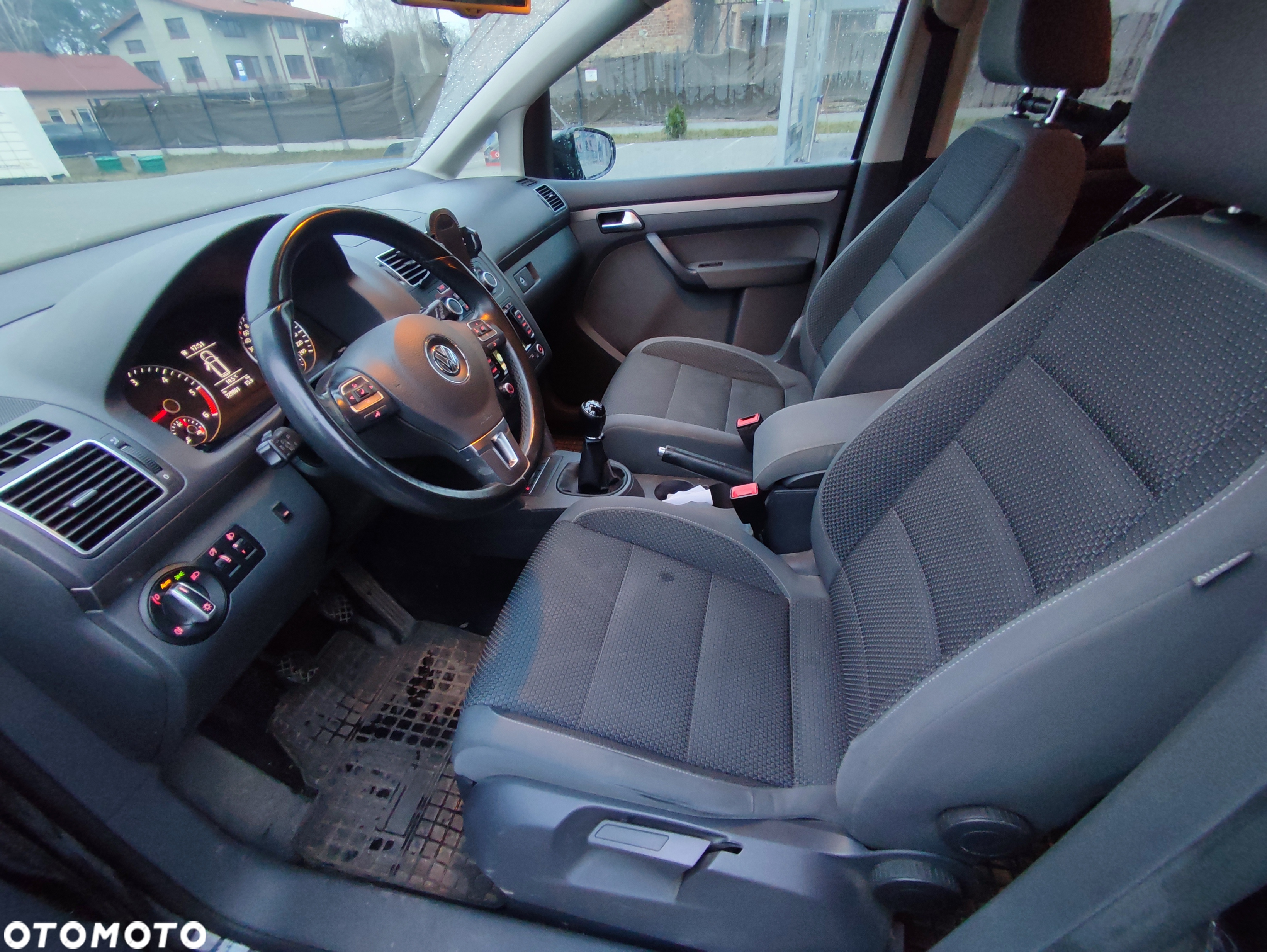 Volkswagen Touran 2.0 TDI DPF Highline - 15
