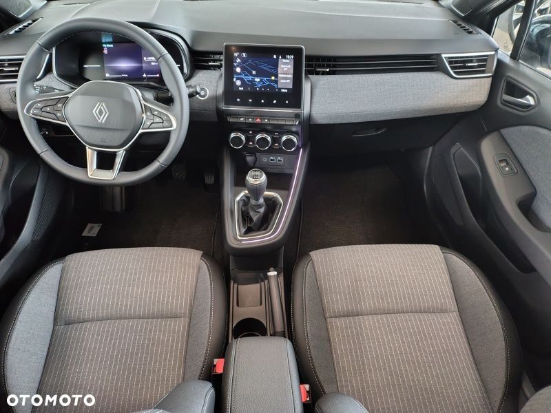 Renault Clio - 8