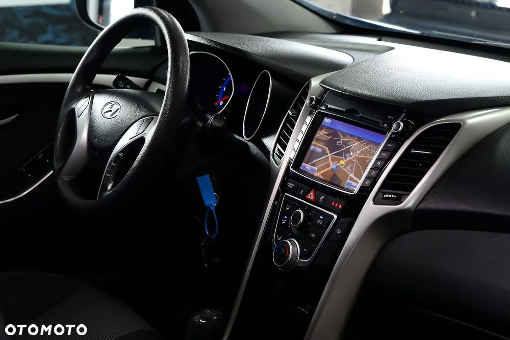 Hyundai i30 blue 1.6 CRDi Trend - 26