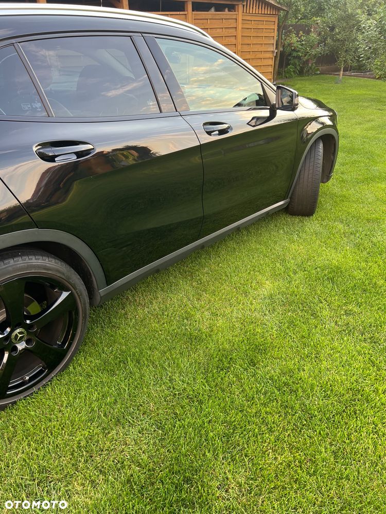 Mercedes-Benz GLA 250 4-Matic - 4